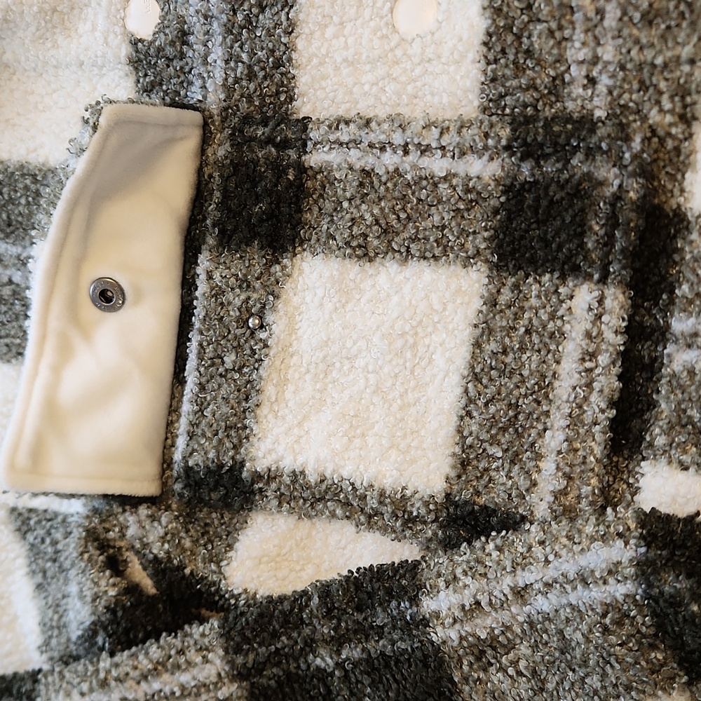 Abercrombie & Fitch Sherpa Plaid Teddy Shacket Cropped XS - Picture 14 of 17